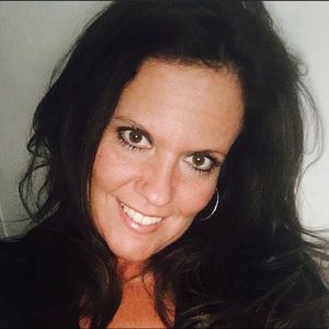 Meet your Posher, Lorrie